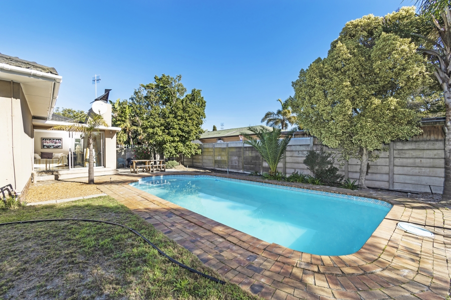 3 Bedroom Property for Sale in Amandelrug Western Cape